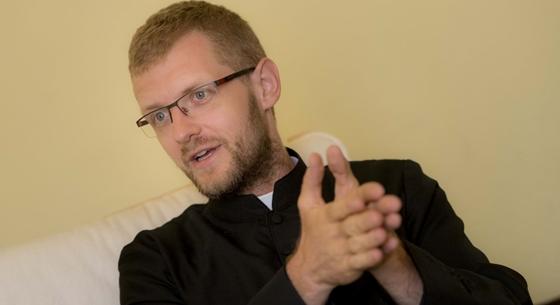 Hodász András: A kormánykritikus papok inkább hallgatnak, az egyház nem mer konfliktust vállalni a hatalommal