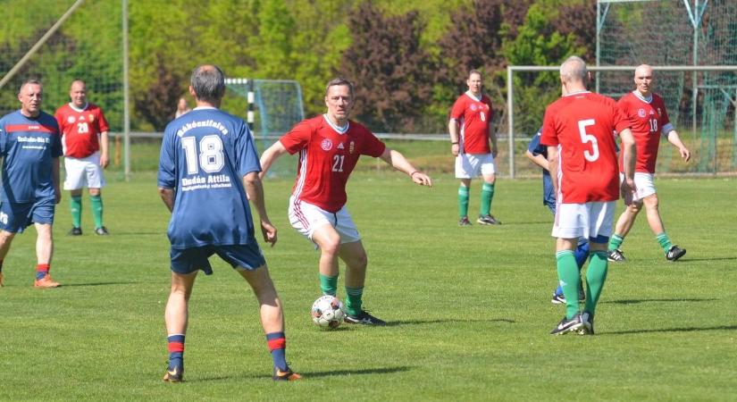 Nosztalgia focimeccs volt Rákócziban egykori válogatottak részvételével