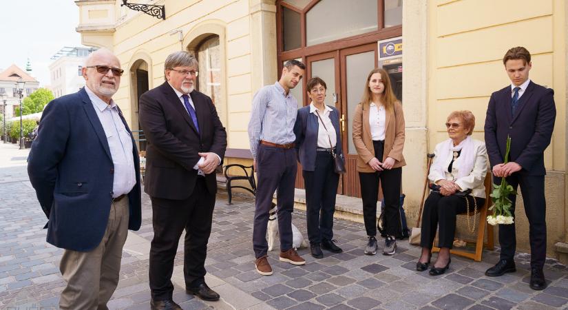 Az emlékezés botlatókövei