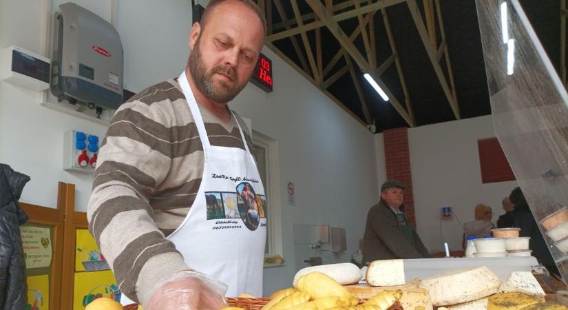 Piacot nyitott a helyi termelőknek Fehérvárcsurgó (képgaléria, videó)