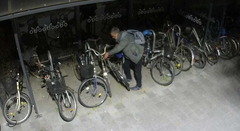 Újabb Békéscsabán történt kerékpárlopás gyanúsítottját keresi a rendőrség