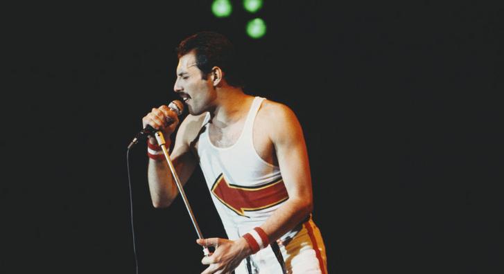 Kalapács alá került Freddie Mercury ikonikus fellépő nadrágja