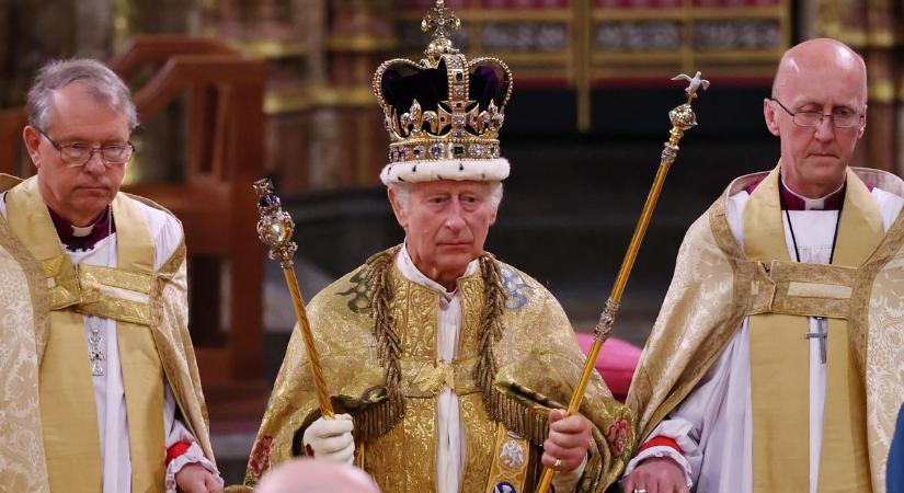 Megtörtént: III. Károly letette a királyi esküt, és a korona is felkerült a fejére - kövesse a Blikken élőben