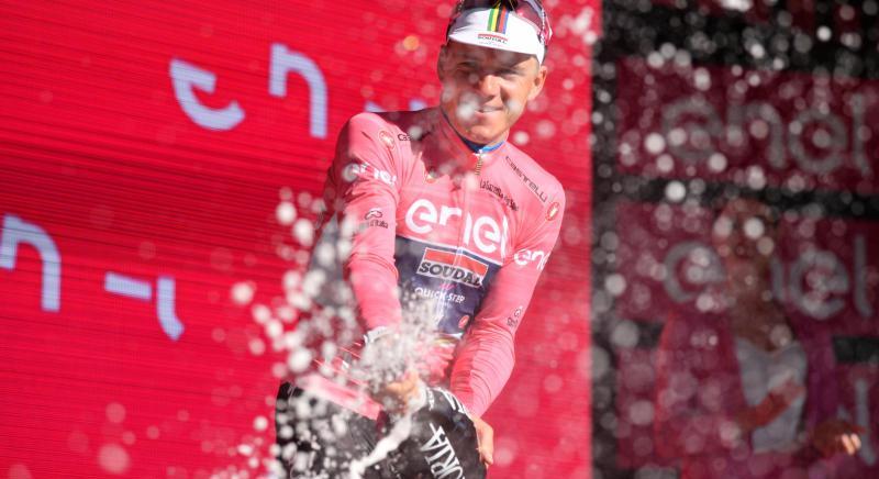 Giro d'Italia 1. szakasz: nem sokat vesztegette az idejét Remco Evenepoel