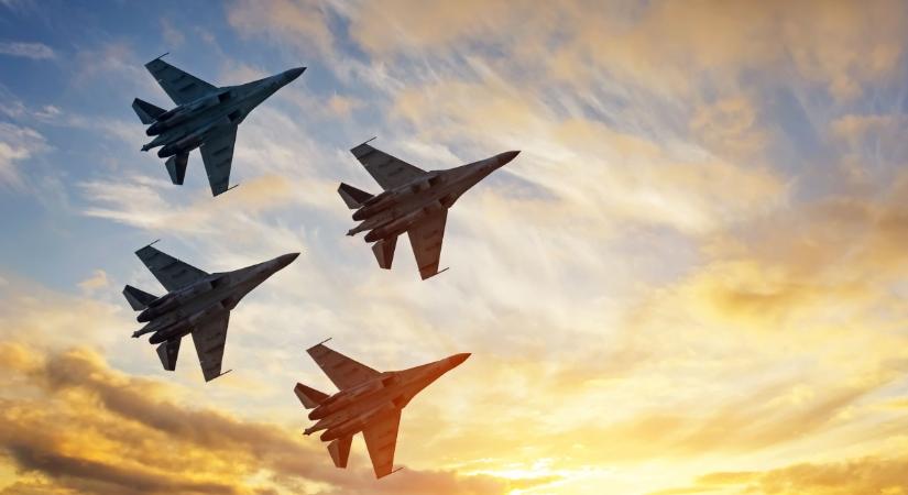 Lengel géppel szemben lépett fel agresszíven egy orosz vadászgép, a NATO rögtön riadót fújt