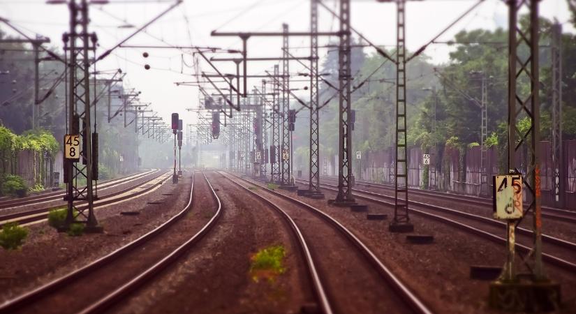 Vonatbaleset Magyarországon: Kisiklott egy vonat Hajdúhadház és Újfehértó között
