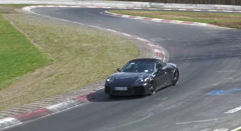 A Nürburgringen tesztelik az elektromos Porsche Boxstert