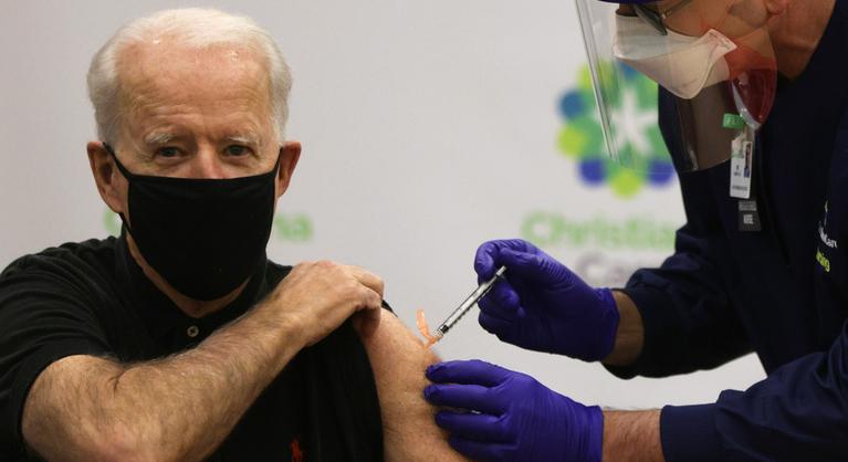A floridai tisztifőorvos meghamisitotta a vakcina mellékhatások adatait