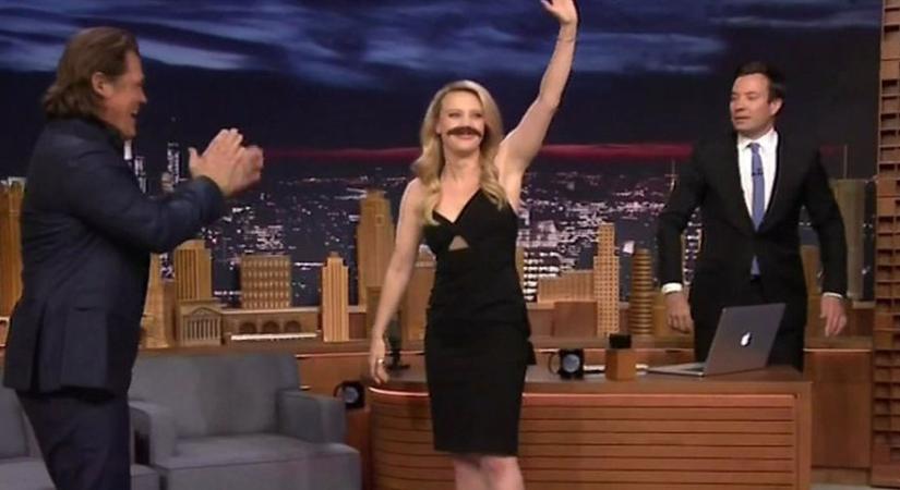 Totális ledöbbenés Amerikában: magyarul borították fel az élő adást az egyik leghíresebb beszélgetős műsorban, Jimmy Fallonnál rappelt egy szupersztár