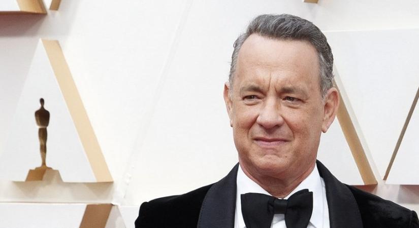 Darabokra szedték a kritikusok Tom Hanks első könyvét, reagált a színész