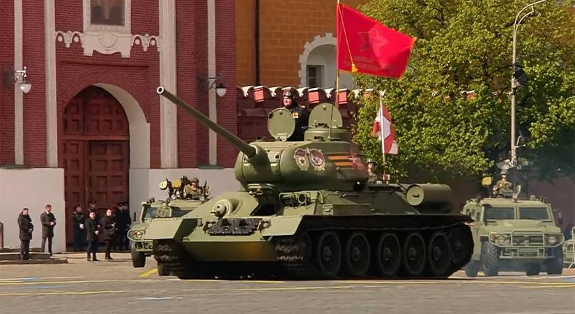Se tankok, se repülők nem voltak idén a moszkvai Győzelmi parádén