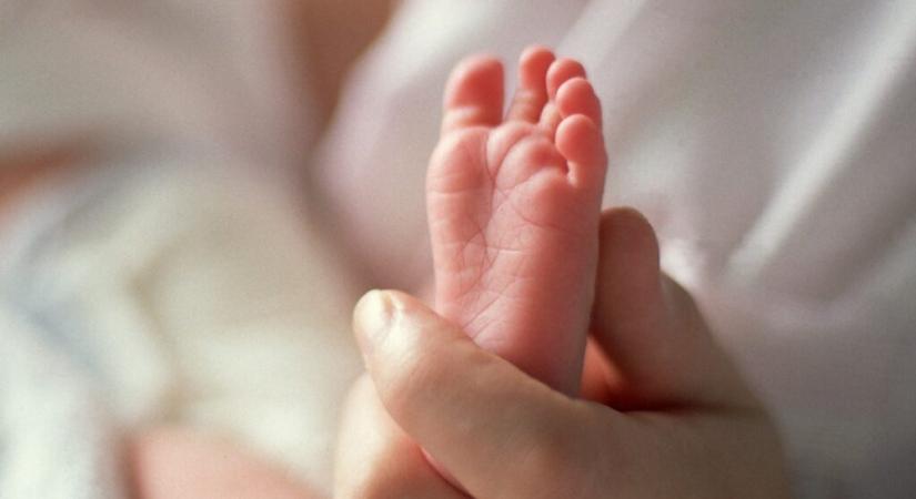 Három ember DNS-éből született kisbaba az Egyesült Királyságban