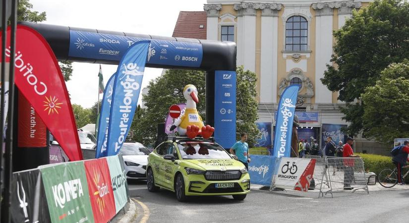 Fél egykor rajtol el a Tour de Hongrie mezőnye Szentgotthárdról, már javában zajlanak az előkészületek - fotók, videó - frissül