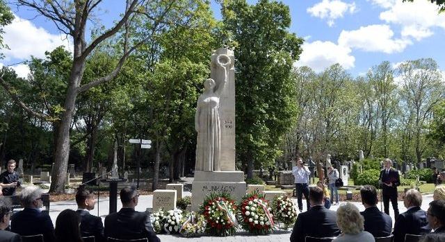 Újra régi pompájában látható Munkácsy Mihály síremléke Budapesten