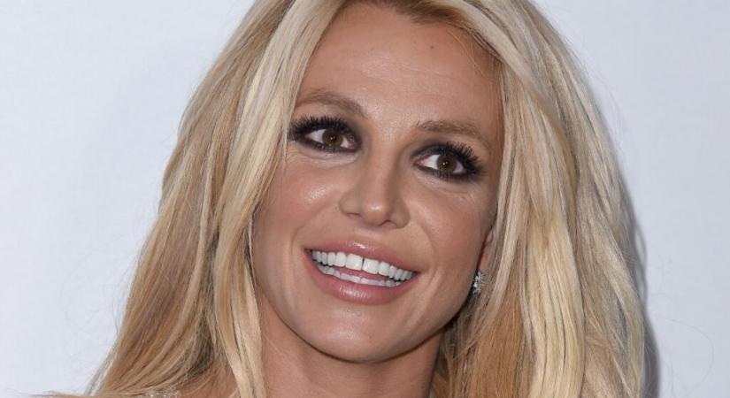 Hírességek perelnék Britney Spears botrányosnak ígérkező könyvét