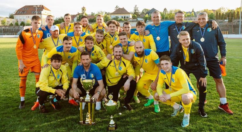 Dr. Vass Géza-kupa: az FC Hatvan negyedszer hódította el a serleget