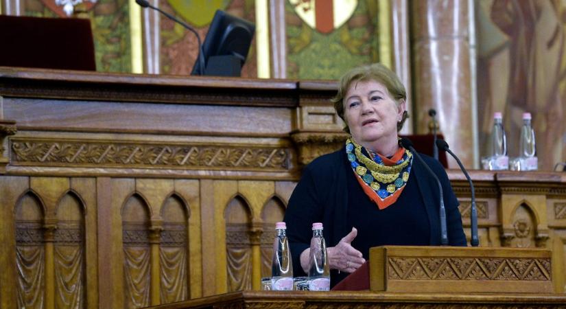 Szili Katalin úgy mondott le miniszterelnöki megbízotti posztjáról, hogy miniszterelnöki megbízott maradhatott