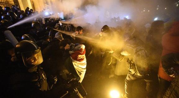 Senki nem akar könnygázt és bilincset szállítani a magyar rendfenntartóknak