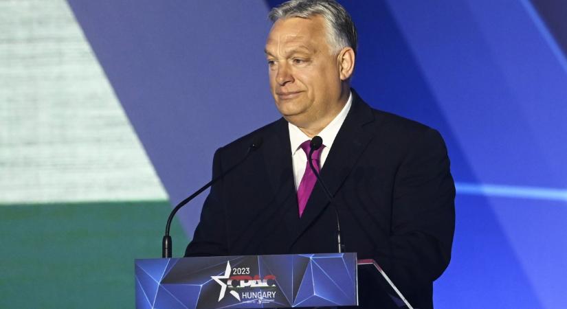 Lengyel lap: Orbán számításai kockázatosak, de Churchill is tett kockázatos lépéseket