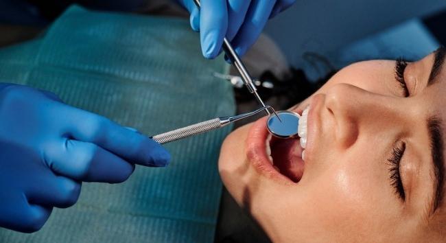 Ezeket tanácsolja a fogorvos szájsebészeti műtét, foghúzás után