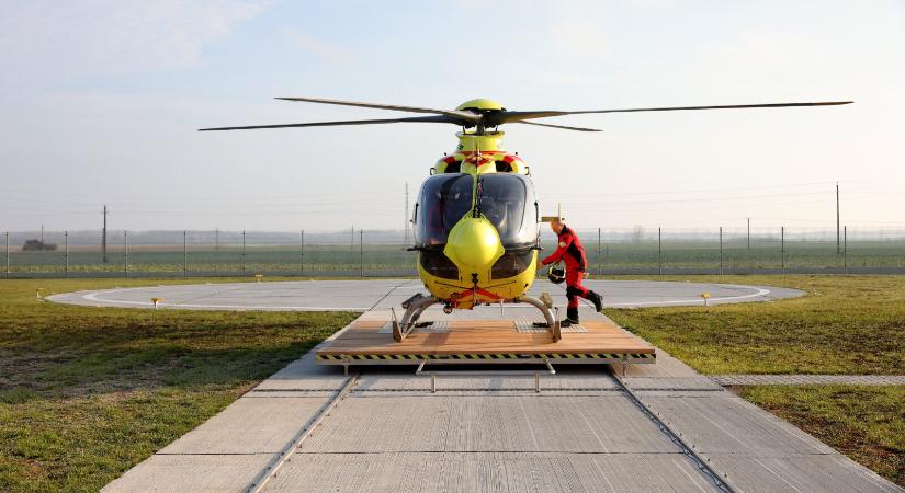 Mentőhelikopter vitte el a 13 éves diákot