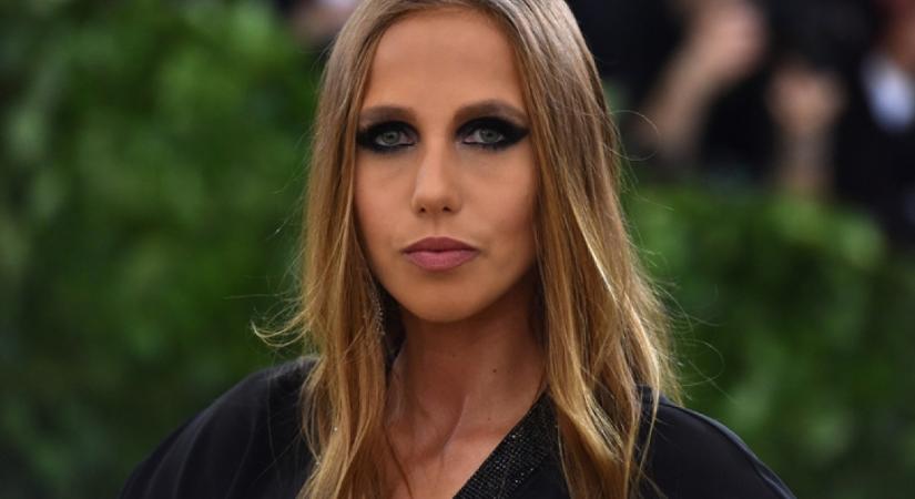Donatella Versace ritkán látott lánya egy az egyben anyja klónja: a 36 éves Allegra kiköpött mása a divattervezőnek