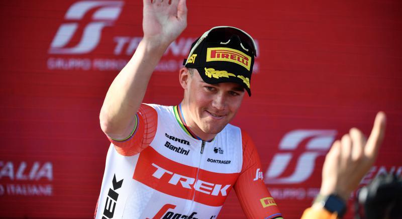 Giro d’Italia hírek: Pedersen nyert Nápolyban, Clarke és De Marchi drámája, jön a Campo Imperatore