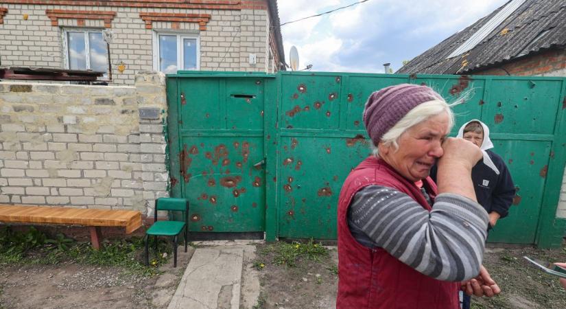 Cetlit hagyott Putyin szüleinek sírján, két év felfüggesztettet kapott a nyugdíjas nő