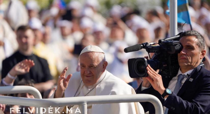 Ferenc pápa szerint a mai migrációt a „kényszer” okozza, vagyis a szegénység, félelem vagy elkeseredés
