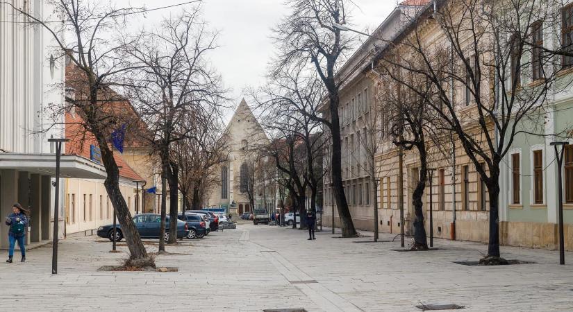Hosszú volt, de csak vége lesz - nyárra befejezik Kolozsvár belvárosi utcáinak a felújítását