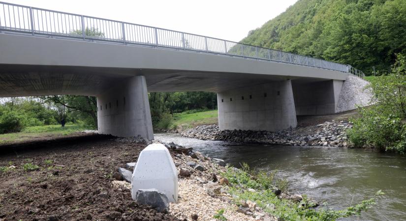 Újjáépült Bódva-hidat kapott vissza a forgalom Edelény és Szendrőlád között