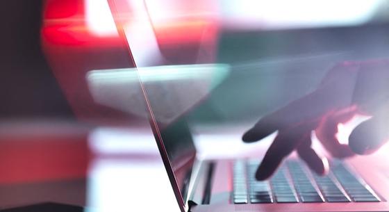 Újra működik a világ egyik legnagyobb bűnözői online piactere, 80 millió adatot árulnak a hackerek