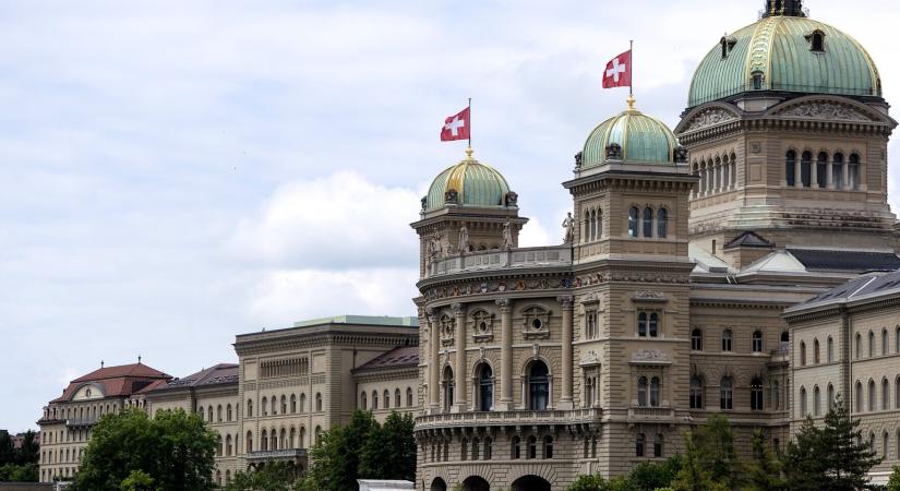 A svájci parlament új határozatot hozott a fegyverek Ukrajnába történő reexportjáról
