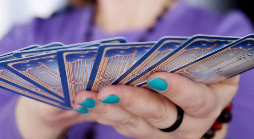 Válassz a 3 kártya közül és kiderül: mivel bánj óvatosan? – napi jóslás