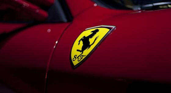 Többet ér a Ferrari a tőzsdén, mint a tizenhat márkát összefogó Stellantis