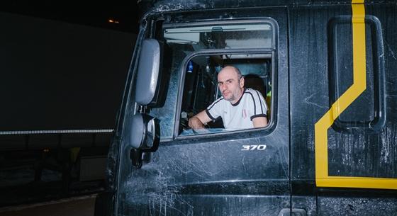 Kizsákmányoló alvállalkozók, áldatlan munkakörülmények nehezítik a kelet-európai kamionosok életét