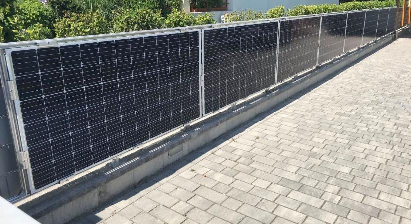 Még ilyet: kerítésre szerelhető napelemek termelik az áramot