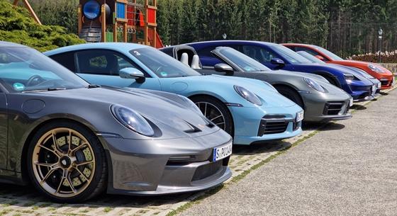 Száguldás, Porsche, szerelem: a Dunakanyarban vallattunk 3 izgalmas sportkocsit