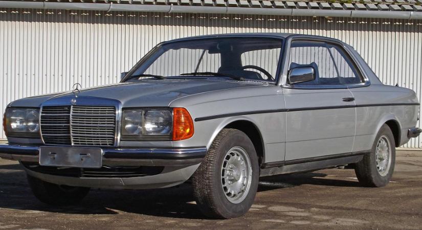 Más dimenzióban járt, mint a dízel taxik - Mercedes-Benz 280 CE (1977) veteránteszt