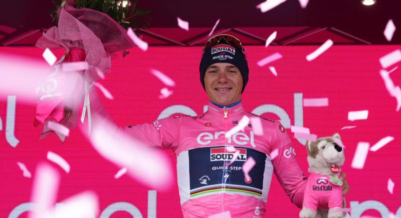 Giro d'Italia hírek: szakaszgyőzelme után feladta a versenyt Evenepoel, Thomas egyre jobb formában, Fetter Erik nyilatkozott az első blokkról