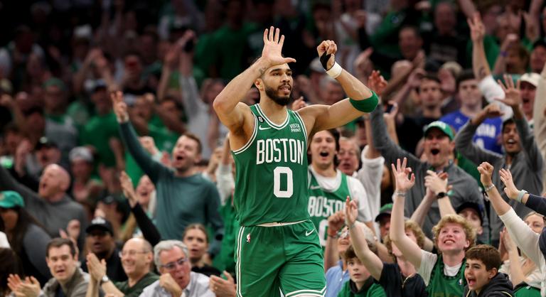 Történelmi rekordot döntött a Boston sztárja, csúnyán megégett az MVP