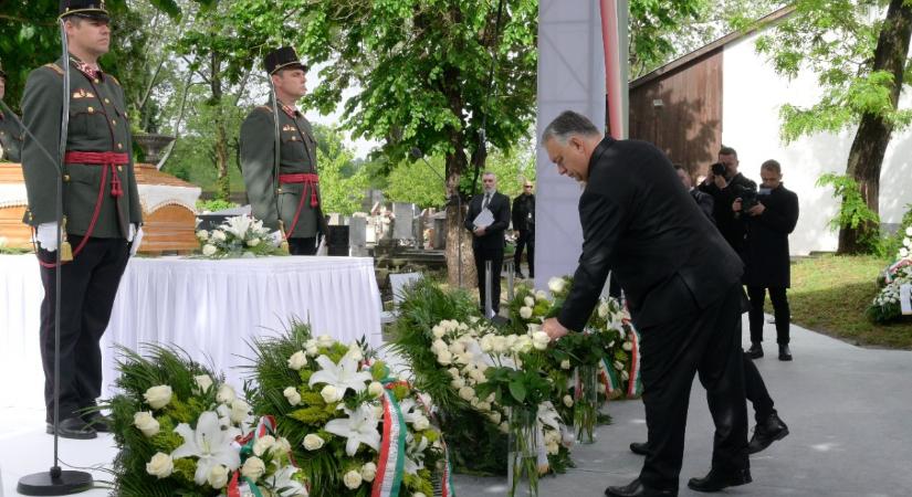 Rég nem látott politikusok is részt vettek Bajkai István temetésén