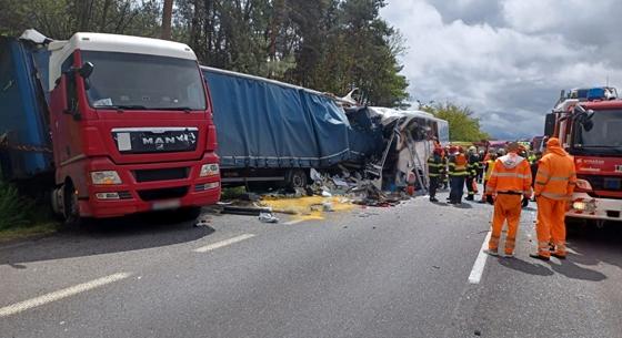 Súlyos balesetet szenvedett egy magyar autóbusz Szlovákiában