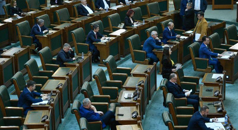 Egy hét múlva szavaz a szenátus az oktatási törvények tervezetéről
