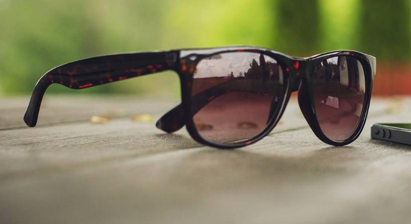 Minél nagyobb, annál jobb! UV 400-as jelzéssel ellátott napszemüvegekkel óvhatjuk szemünket a káros sugaraktól