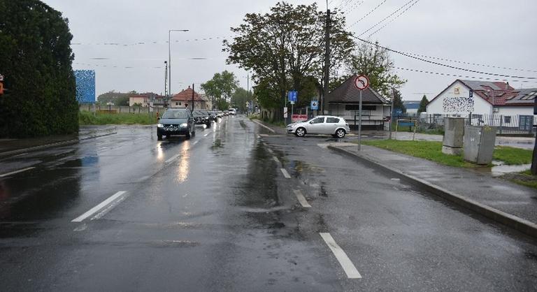 Autó gázolt el egy gyalogost Győrben, a sofőr megállás nélkül továbbhajtott