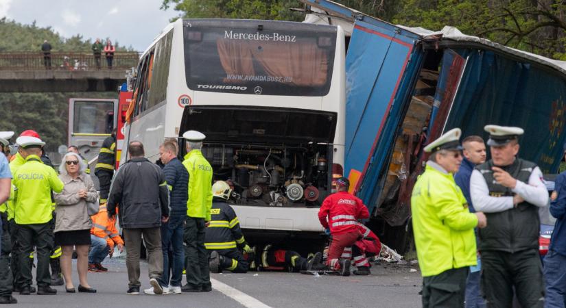 Szlovákiai buszbaleset: büntetőeljárást indított a szlovák rendőrség a tragédia ügyében