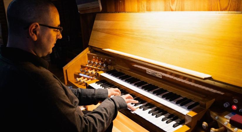 Németh Sándor orgonaművész adott lenyűgözően szép koncertet az evangélikus templomban