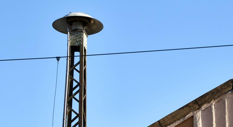 Mezőtúron megszólalt a légvédelmi sziréna, utcára szaladtak az emberek