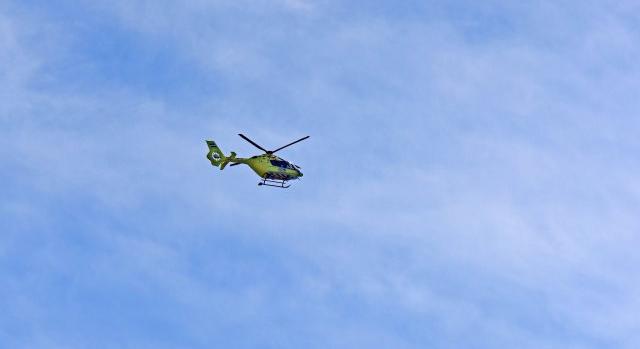 Tragédia Mezőladányban: 31 éves férfi halt meg a szennyvízaknában, barátját mentőhelikopter vitte kórházba